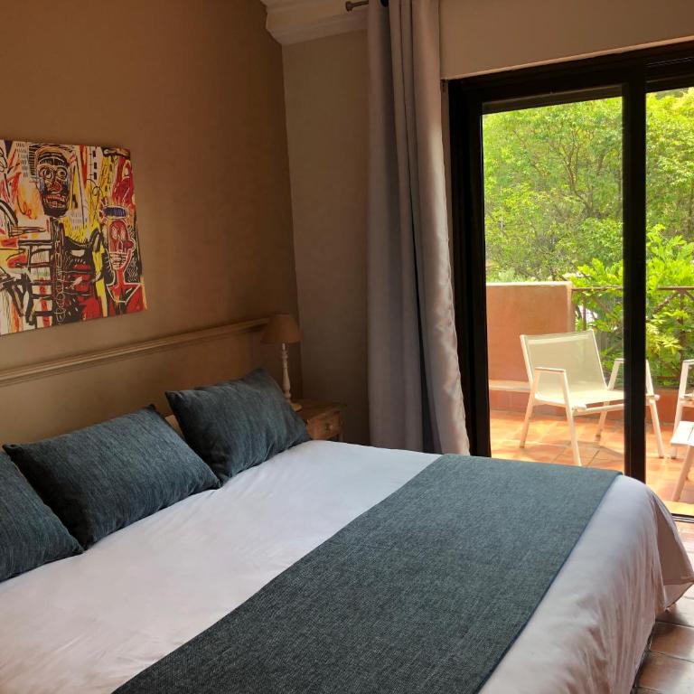 Les Jardins de Cassis - Parking Gratuit & Piscine Chauffée - Chambre Double Supérieure - 2