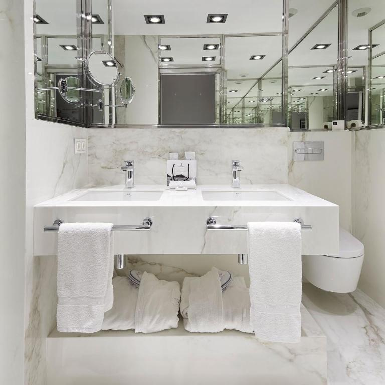 Hotel de Londres y de Inglaterra - Habitación Doble Clásica con vistas a la ciudad - 1 o 2 camas - 5