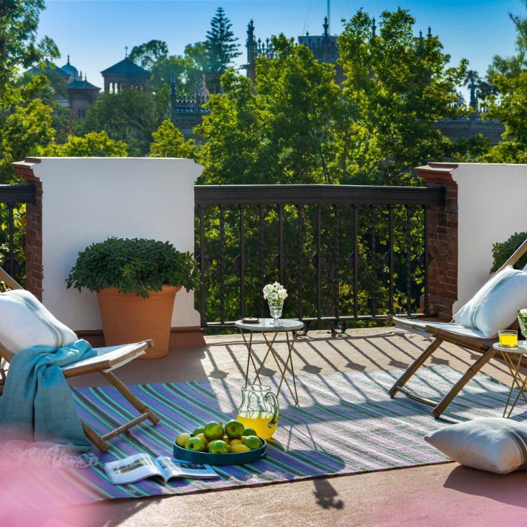 Villa Alfonso, Restored Palace House with gardens and Monuments Views - Villa - 2