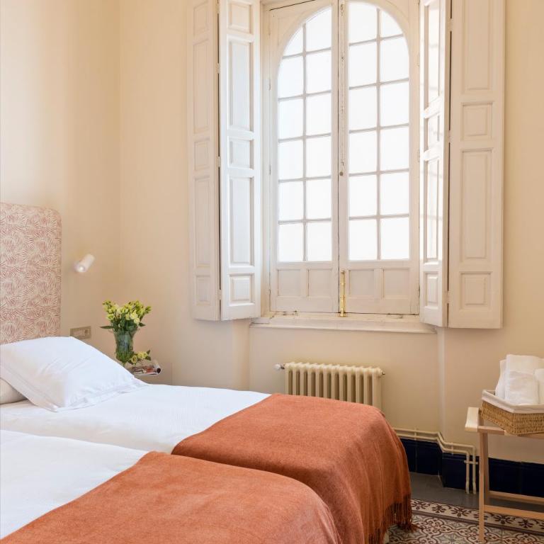 Villa Alfonso, Restored Palace House with gardens and Monuments Views - Villa - 24