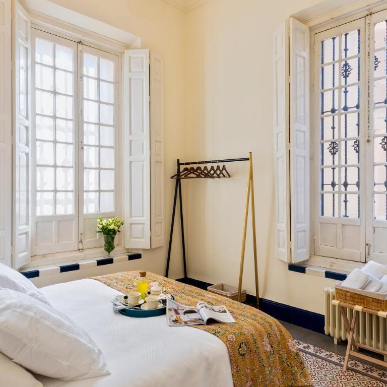 Villa Alfonso, Restored Palace House with gardens and Monuments Views - Villa - 17