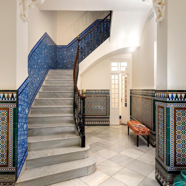 Villa Alfonso, Restored Palace House with gardens and Monuments Views - Villa - 12