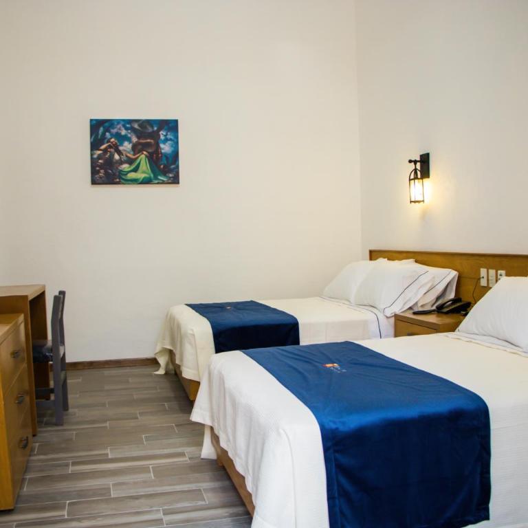 Hotel Real de Castilla Colonial - Habitación Doble Estándar con 2 camas dobles - 5