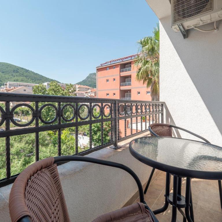 Villa Skyprime - Dvokrevetna Soba sa Bračnim Krevetom i Balkonom - 5
