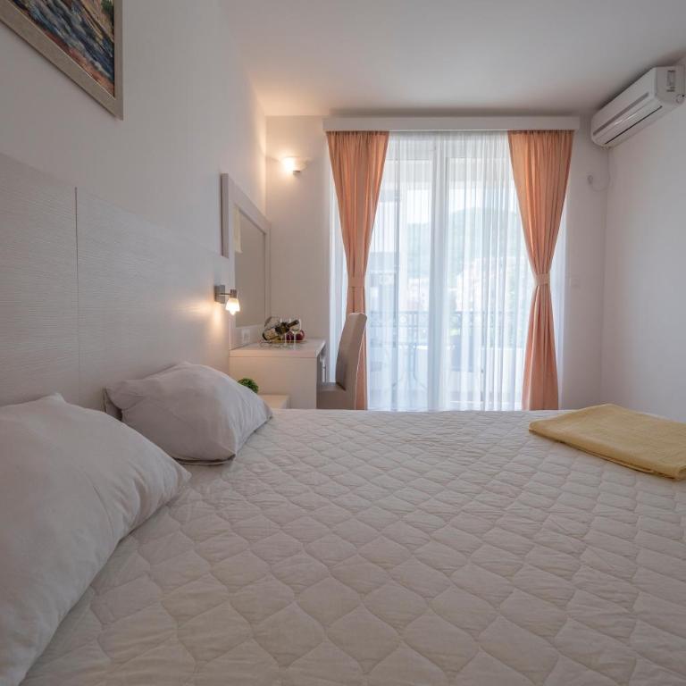 Villa Skyprime - Dvokrevetna Soba sa Bračnim Krevetom i Balkonom - 3