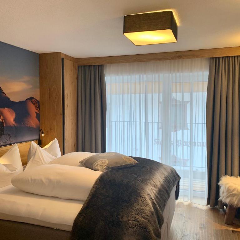 Post Hotel Paznaun - Doppelzimmer mit Balkon - 1