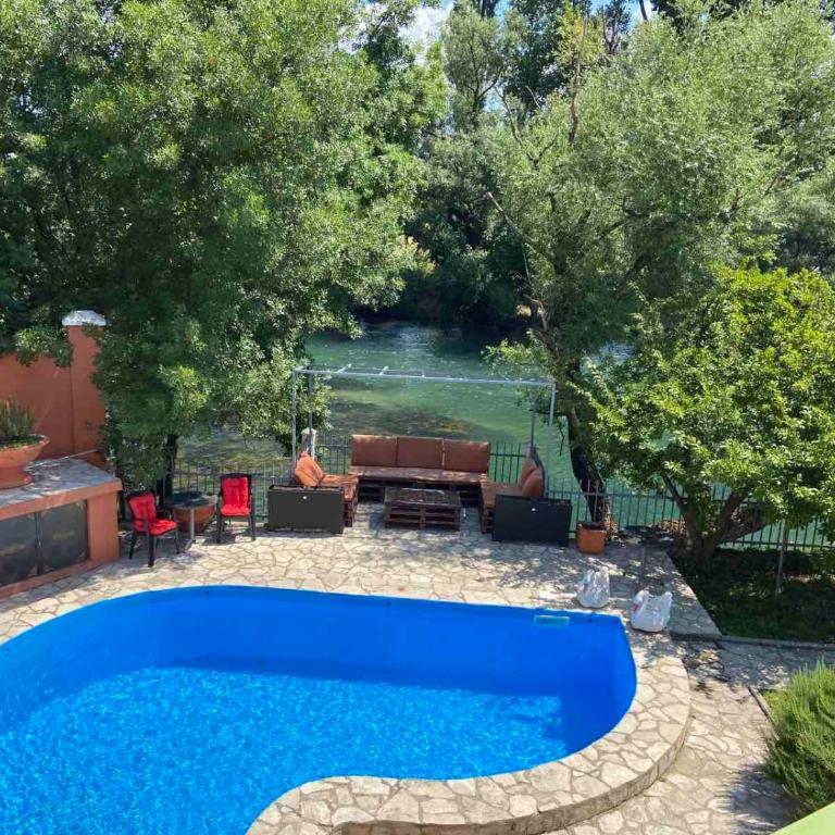 Private Riverside Villa Silvia - Villa - 10