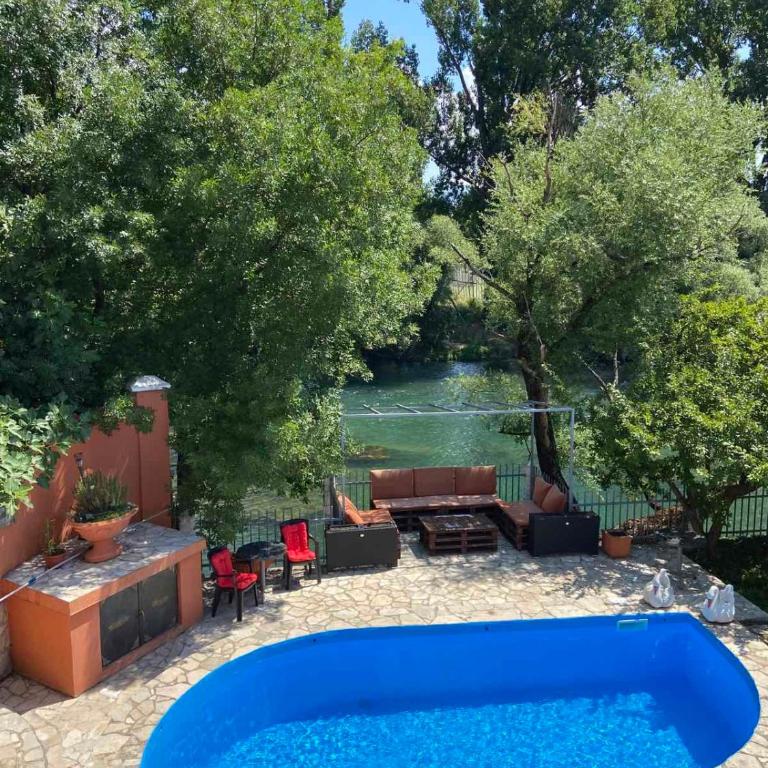 Private Riverside Villa Silvia - Villa - 17