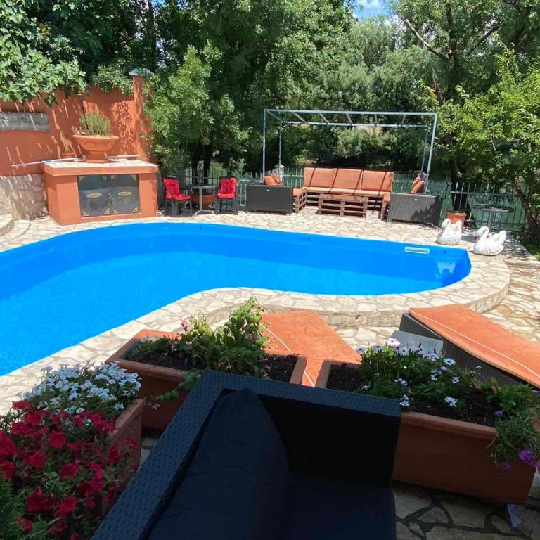 Private Riverside Villa Silvia - Villa - 6