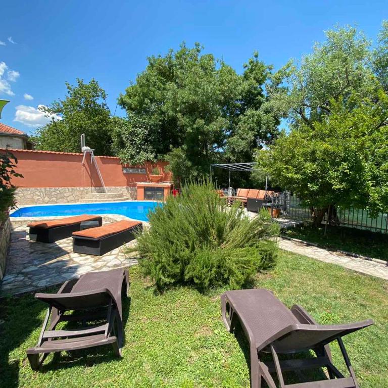 Private Riverside Villa Silvia - Villa - 26