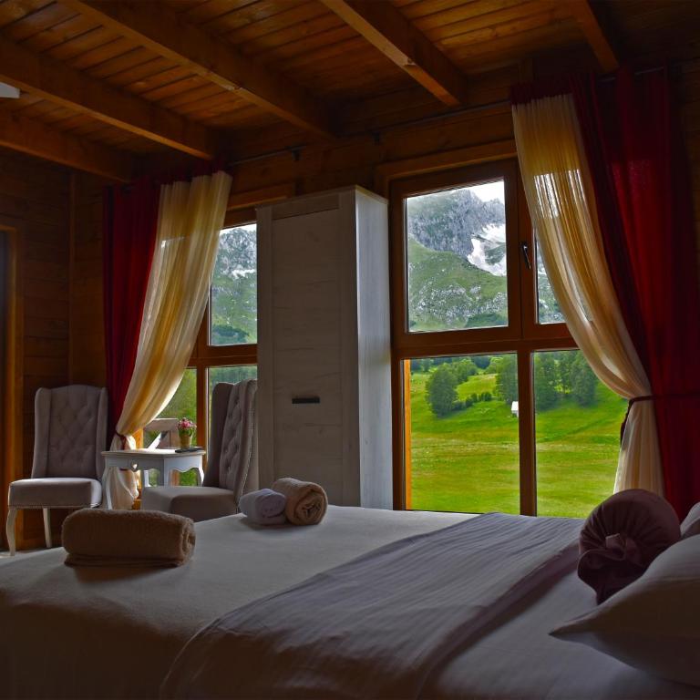 Apartmani i Restoran Sljeme - Deluks Soba s Bračnim Krevetom i Pomoćnim Ležajem - 1