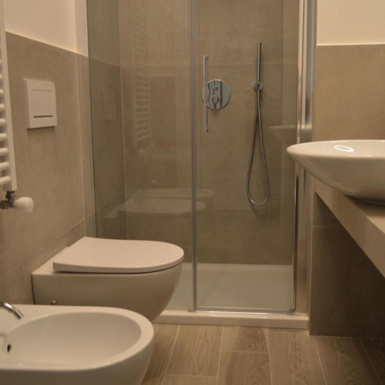 Camere Scandellara 24 - Camera Matrimoniale con Bagno Privato - 37