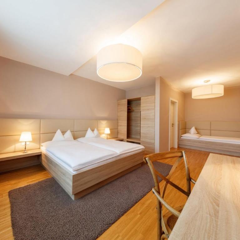 Pfeiler's Bürgerstüberl - Hotel - Familienzimmer - 1