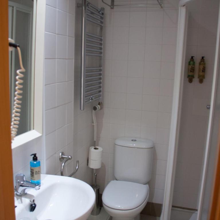 Hostal Cuéntame Evolución Auto Check in - Habitación Individual con baño privado - 7