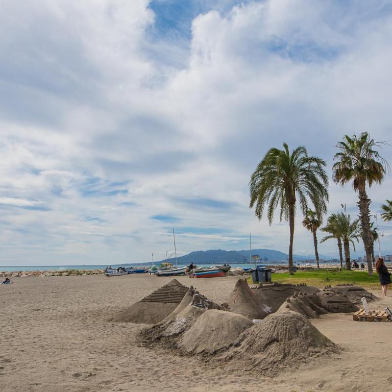 MalagaOnBeach 1 - Two bedrooms - up to 3 people - 20 meters beach - Apartment - Ground Floor - 25