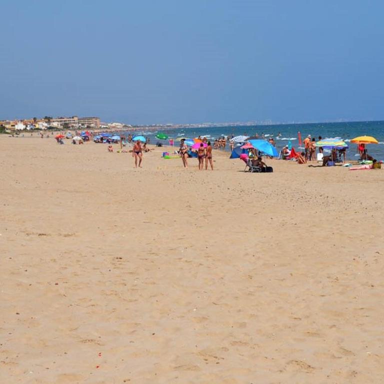 Adosado de 140m2 con terraza a 50 m de la playa - Casa de 3 dormitorios - 18