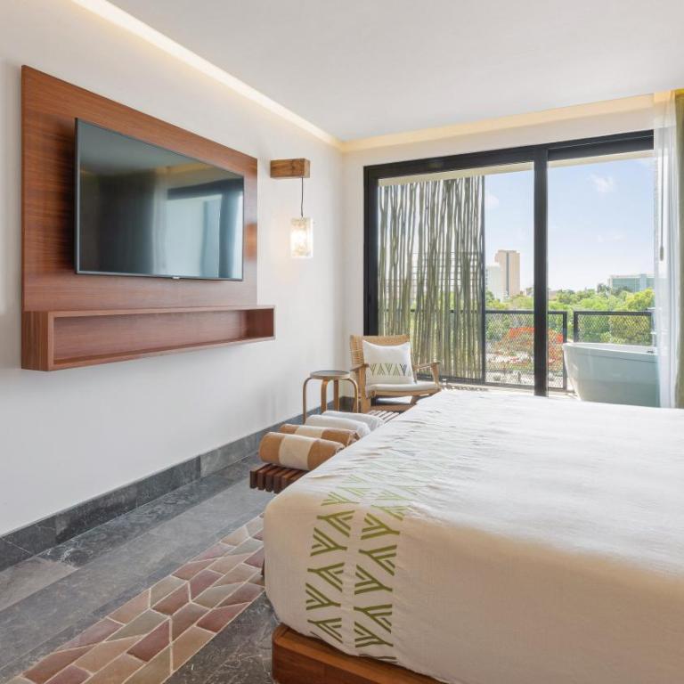 Hotel Las Brisas Merida - Master Suite - 2