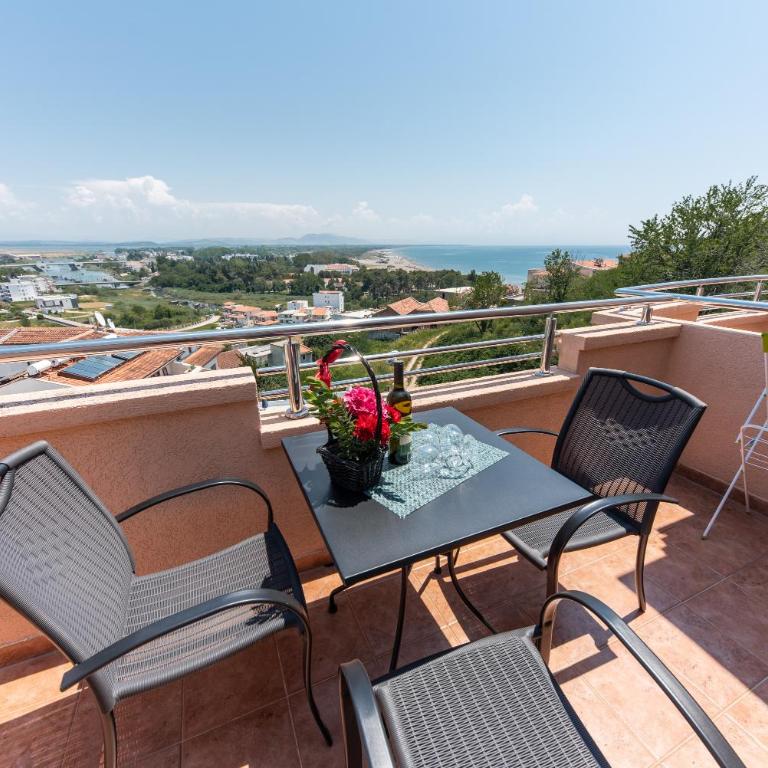 Apartments Villa Egzon - Studio with Sea View - 10