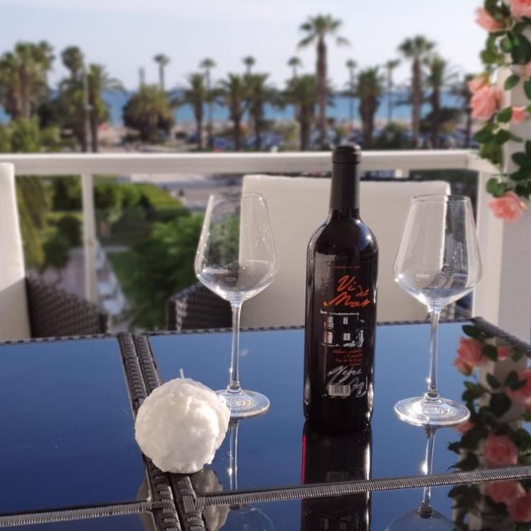 Encantadora vivienda en el paseo marítimo de Salou - Three-Bedroom Apartment - 31