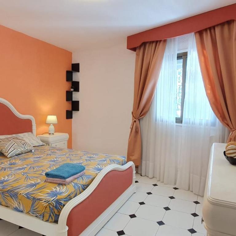 Encantadora vivienda en el paseo marítimo de Salou - Three-Bedroom Apartment - 7
