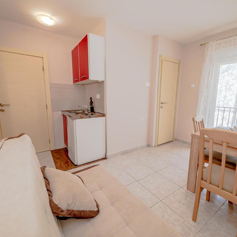 Apartments Vjera Petrovac - Apartment with Terrace - 11