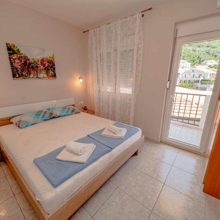 Apartments Vjera Petrovac - Apartment with Terrace - 5