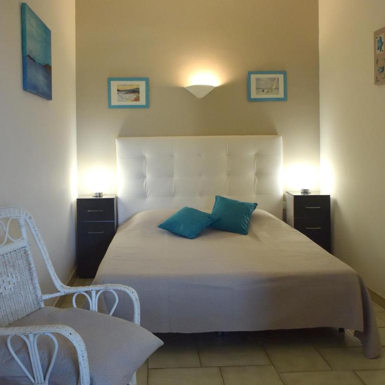 APPARTEMENTS DANS VILLA EN REZ DE JARDIN - Appartement - Vue sur Jardin - 11