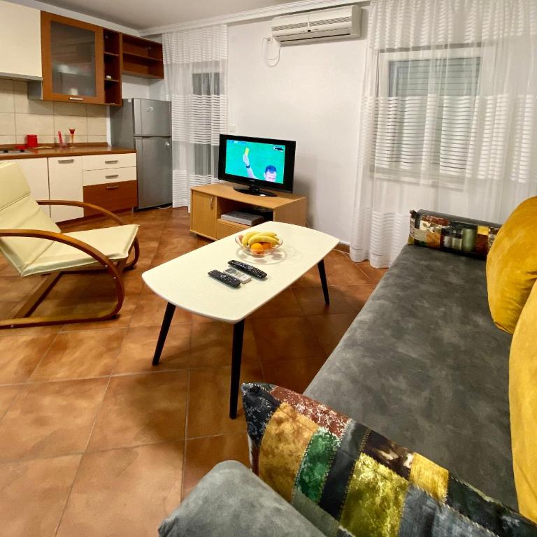 Family Beachfront Apartment - One-Bedroom Apartment - 8