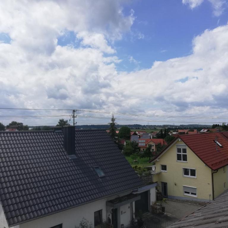 GästeZimmer im Altbau Dachgeschoss mit kleinem Bad WLAN, TV und Parkplatz - Apartment mit Dusche - 21