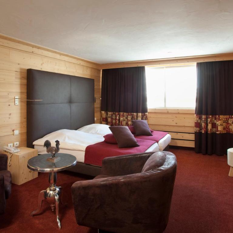 Hotel Les Mélèzes - Chambre Quadruple Supérieure avec Baignoire - 3