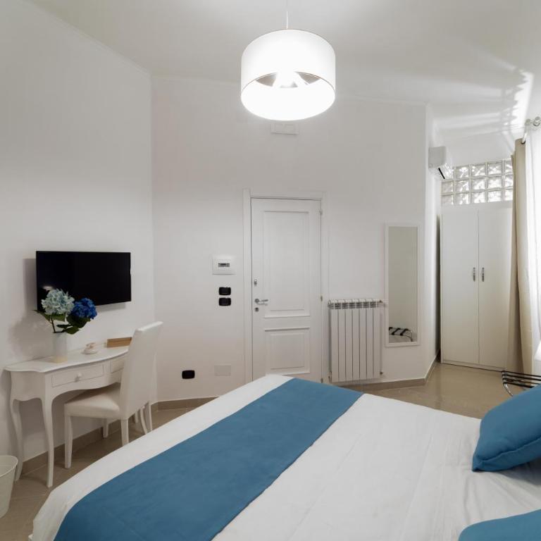Suite & Luxury Rooms Palazzo Diomede Carafa - Camera King - 5