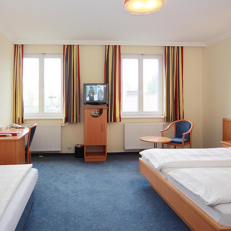 Hotel Goldener Adler - Dreibettzimmer - 6