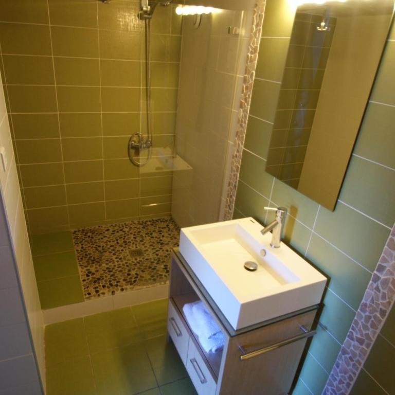 KYRIAD LYON EST – Saint Quentin Fallavier - Chambre Quadruple Standard - 2