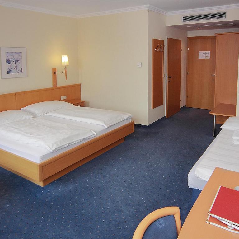 Hotel Goldener Adler - Dreibettzimmer - 4