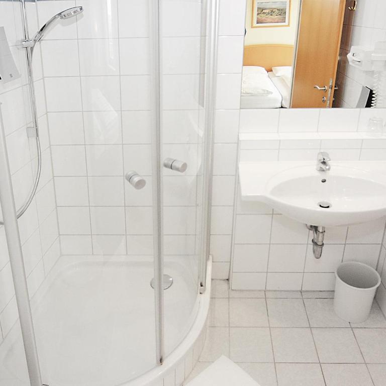 Hotel Goldener Adler - Dreibettzimmer - 5