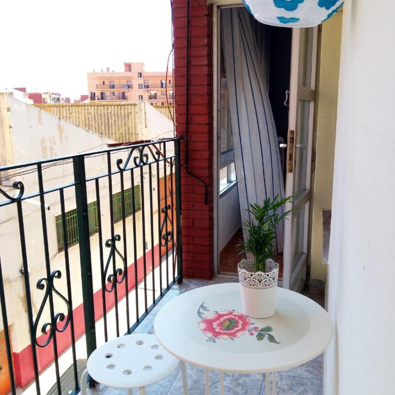 Casa de Maria - Three-Bedroom Apartment with Balcony - 3
