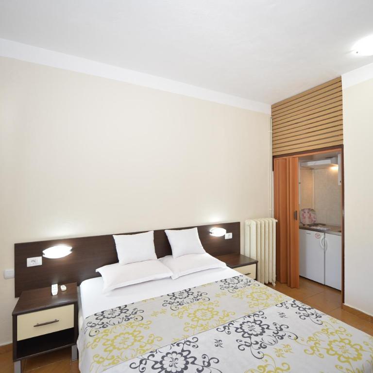 Garni hotel Pana-Eustahije 253 - Family Studio - 17