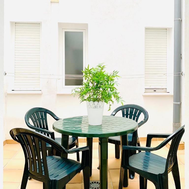 Precioso apartamento cerca del mar con wifi, piscina y parking - Two-Bedroom Apartment - 14
