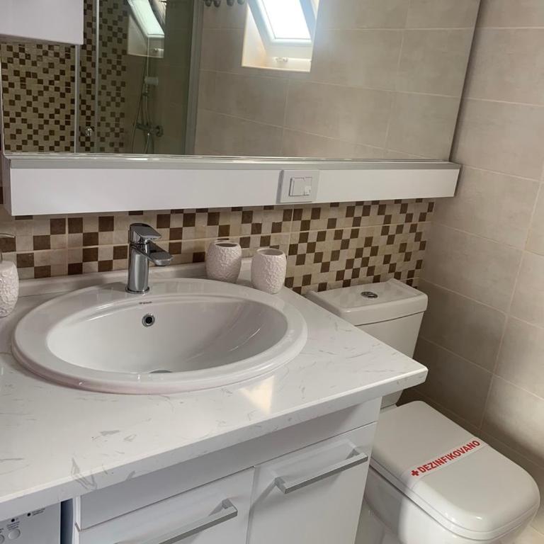 Apartments Knežević - Apartman sa 2 Spavaće Sobe, Terasom i Pogledom na More - 5