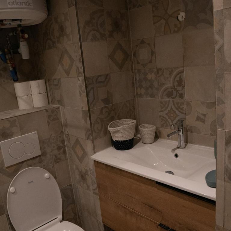 coeur de ville t2, terrasse, clim tt équipe, parking - Apartment mit 1 Schlafzimmer - 19