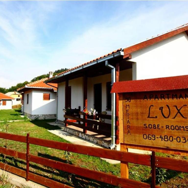 Apartmani LUX - Apartman sa 2 Spavaće Sobe i Terasom - 1