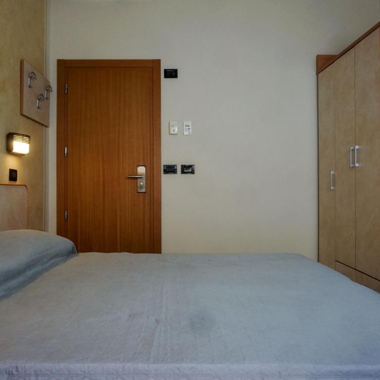Hotel Londra - Camera Standard Matrimoniale/Doppia con Letti Singoli con Balcone - 1