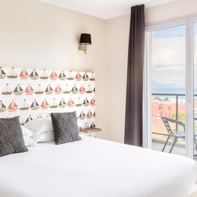 Best Western Plus Antibes Riviera - Chambre Lit King-Size Deluxe avec Balcon - Vue sur Mer - Non-Fumeurs - 8