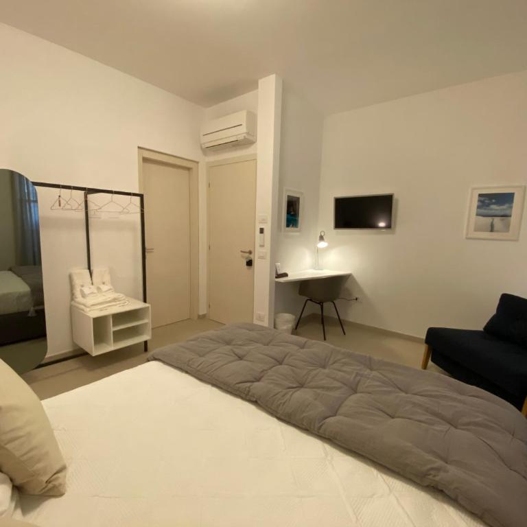 One - King Room - 4
