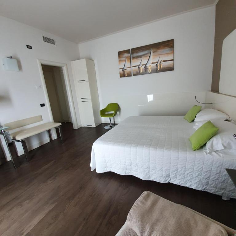 Hotel Desenzano - Camera Matrimoniale Comfort - 2