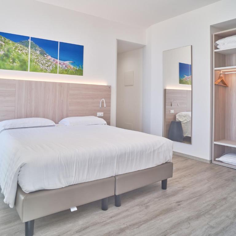 Hotel Medusa - Camera Matrimoniale/Doppia con Letti Singoli con Letto Supplementare e Vista Mare - 4