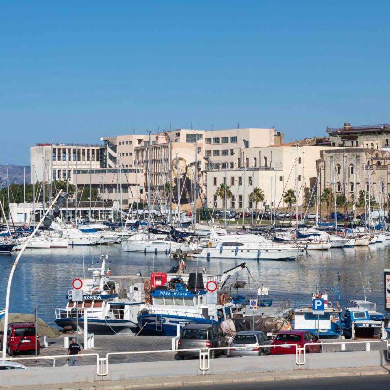 Appartamenti Porto Antico La Cala - Appartamento con Vista Mare - 2