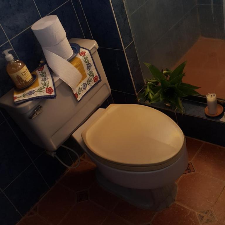 Surrona - Habitación Cuádruple con baño - 2