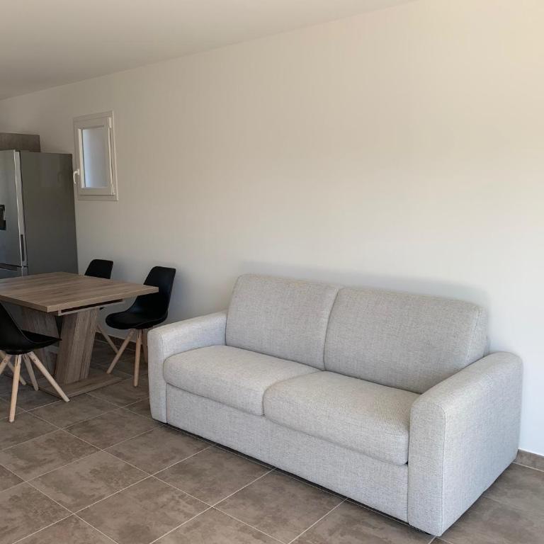 T2 neuf bord de plage - terrasse - CALVI - One-Bedroom Apartment - 8