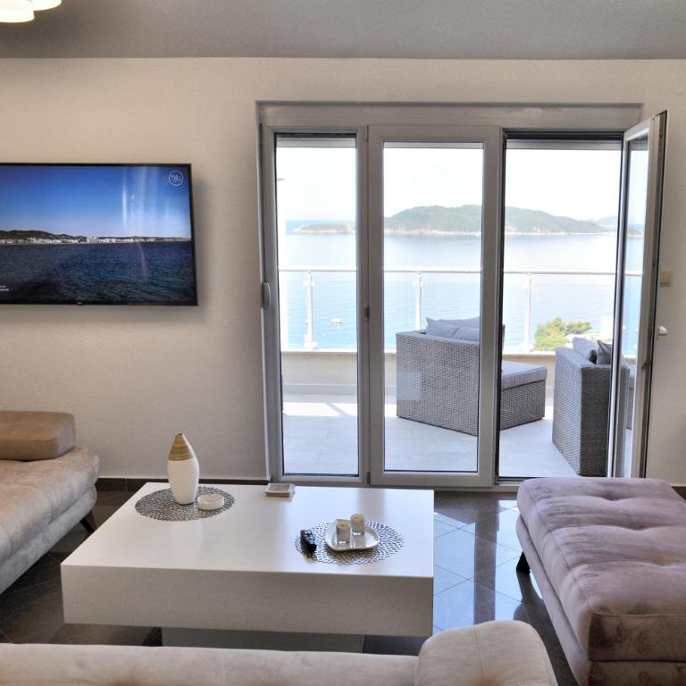 Lux Pržno View Penthouse - Three-Bedroom Apartment - 9